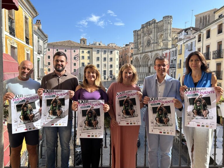 Una veintena de clubes de piragüismo de toda España participarán en la ‘Puente a Puente’